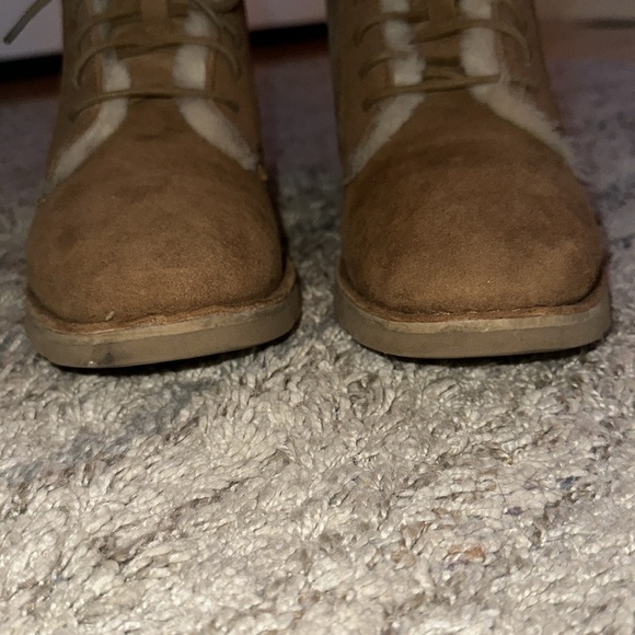 UGG Quincy Chestnut Boots - Picture 15 of 16